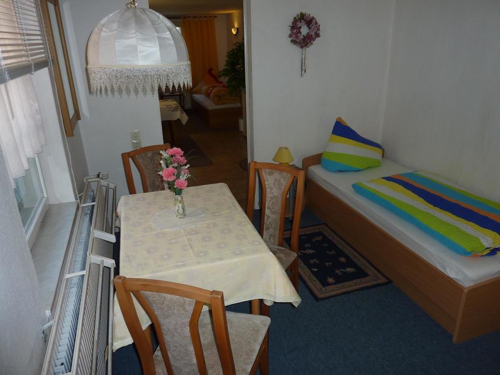 Pension Muench "Am Anger" Neuseusslitz Room photo